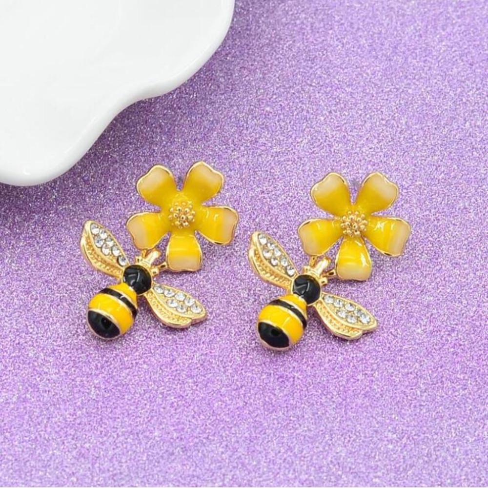 

Милые серьги-гвоздики с цветком пчелы для девочек