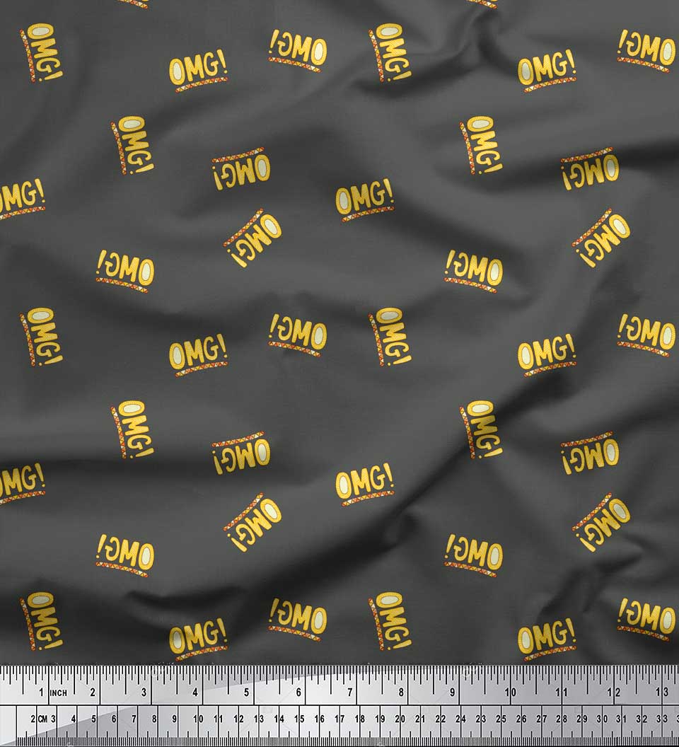 

Soimoi Grey Japan Crepe Satin Fabric Ткань с текстовым принтом OMG на метр 42 дюйма 42 Inch Wide - Poly Crepe серый