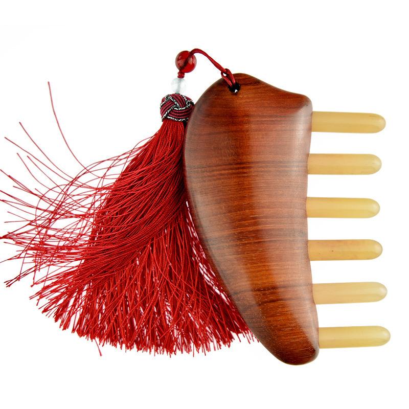 

Расческа для роста волос из сандалового дерева и рога овцы - Крупные зубья и гравированный логотип