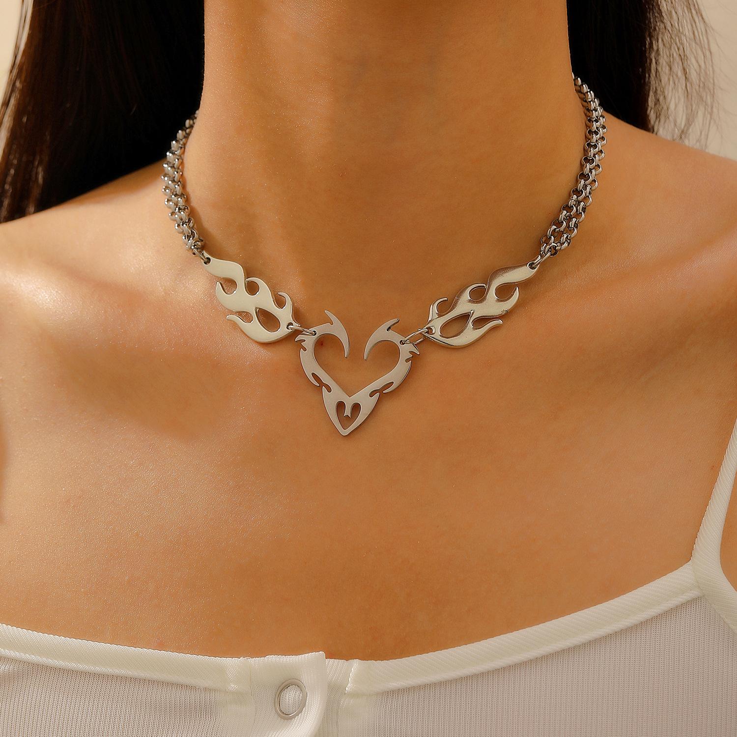

New products do not fade fashionable retro flame totem hollow personality necklace hip hop love pendant jewelry