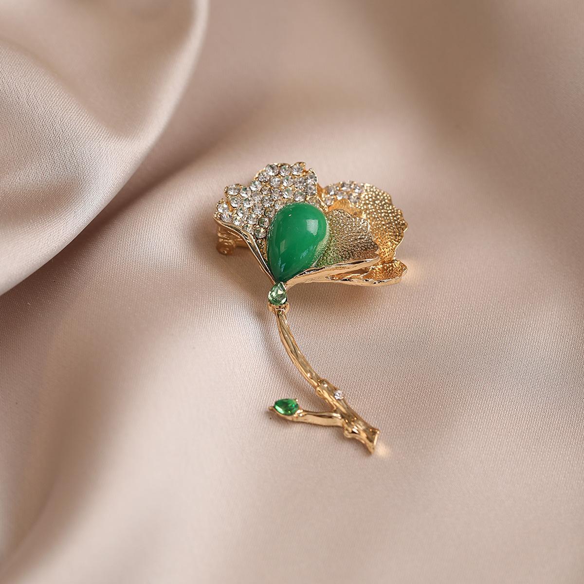 

New Green Ginkgo Biloba Brooch High-end Women s Alloy Rhinestone Gold Pin Shirt Jacket Accessories Corsage