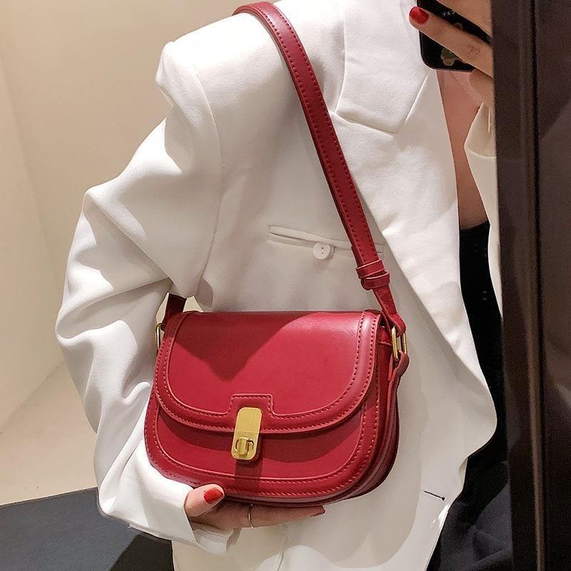 Trendy Urban Minimalist Shoulder Bag With Color Blocking And Lock Buckle