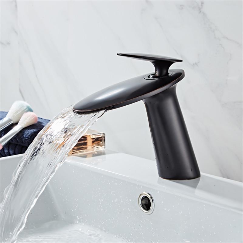 Brushed Gold Basin Faucet Brass Bathroom Faucet Waterfall Cold And Hot Mixer Sink Tap Single Handle Deck Mounted Gold/Rose Gold