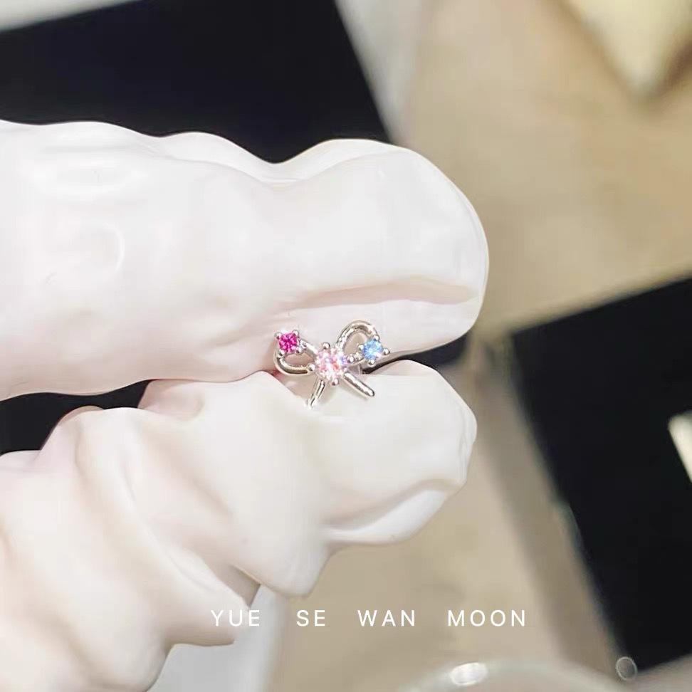 Moon Bow Cool-Toned Diamond Stud Earrings - Elegant Japanese Korean Style for Women