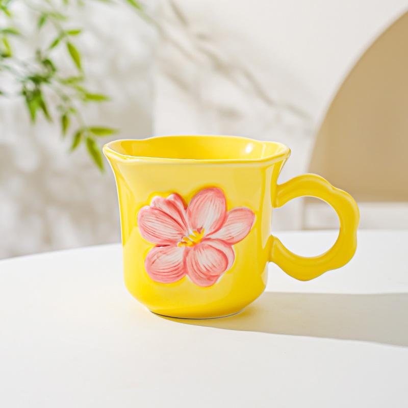 Three dimensional Handmade Design Sense Flowers High Value Ceramic Mug Coffee Cup Girls Water Cup Creative Birthday Gift