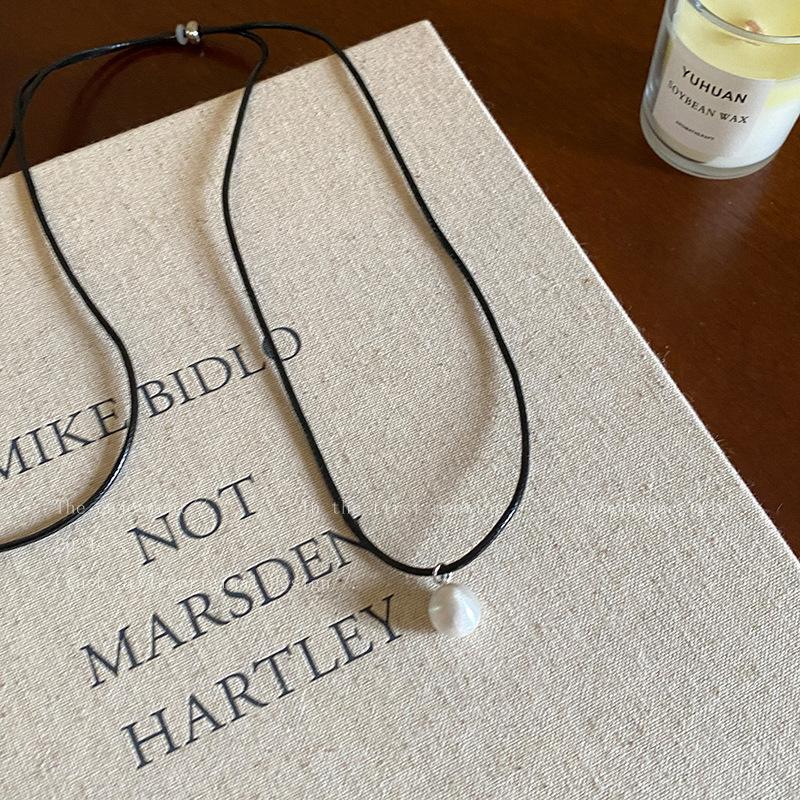 Korean blogger with the same brushed love long necklace female cold simple collarbone chain high-end accessories