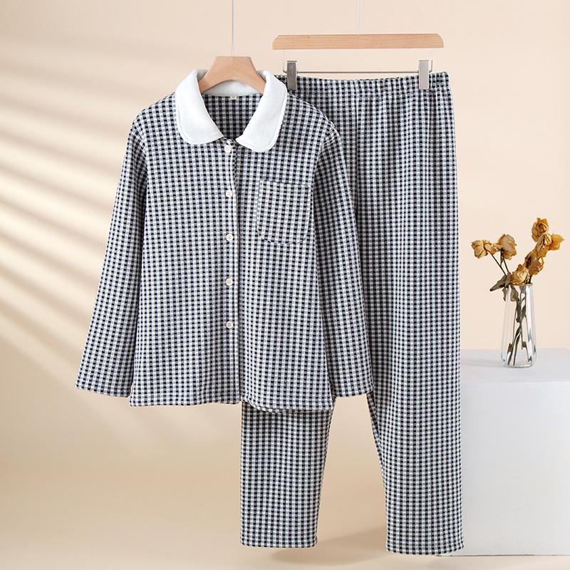 Velvet Thickened Women's Plaid Pajama Set – Warm Long Sleeve for Autumn/Winter, Suitable for Indoor/Outdoor Wear.