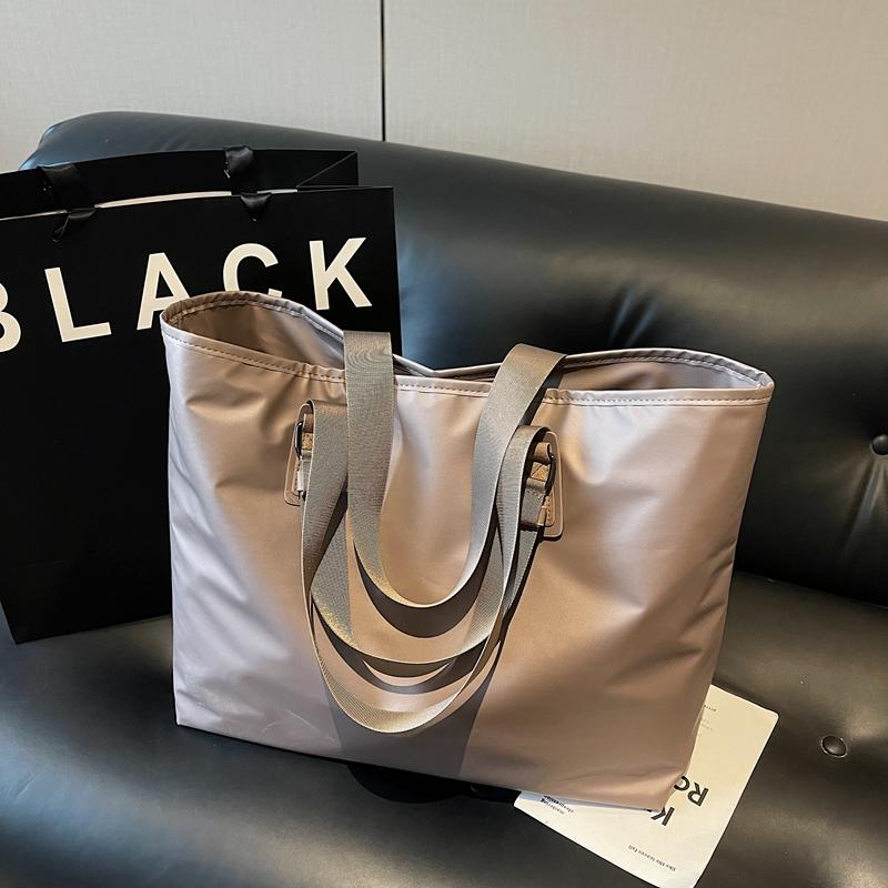 Early Spring Simple Casual Versatile Nylon Square Shoulder Bag for Women 2026 High Quality Large Capacity Classic Style Tote Bag
