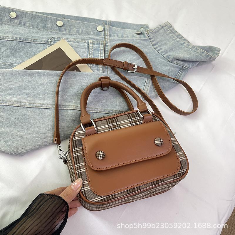 High-end niche bowling bag women's new fashion messenger bag casual portable small square bag