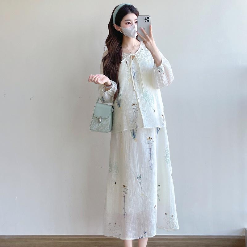 2026 Spring/Summer Embroidered Maternity Top & Suspender Skirt Set M