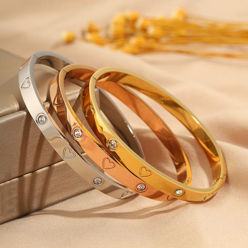 Love Diamond Engraved Bracelet - Elegant and Luxurious Fashion Titanium Steel Bracelet for Women, Handcrafted Jewelry