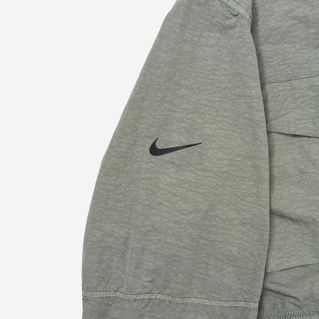Nike Jednolita tkana kurtka z dużymi kieszeniami i wiatroszczelnym designem Odzież wierzchnia męska Szaro-zielona BV4431-371