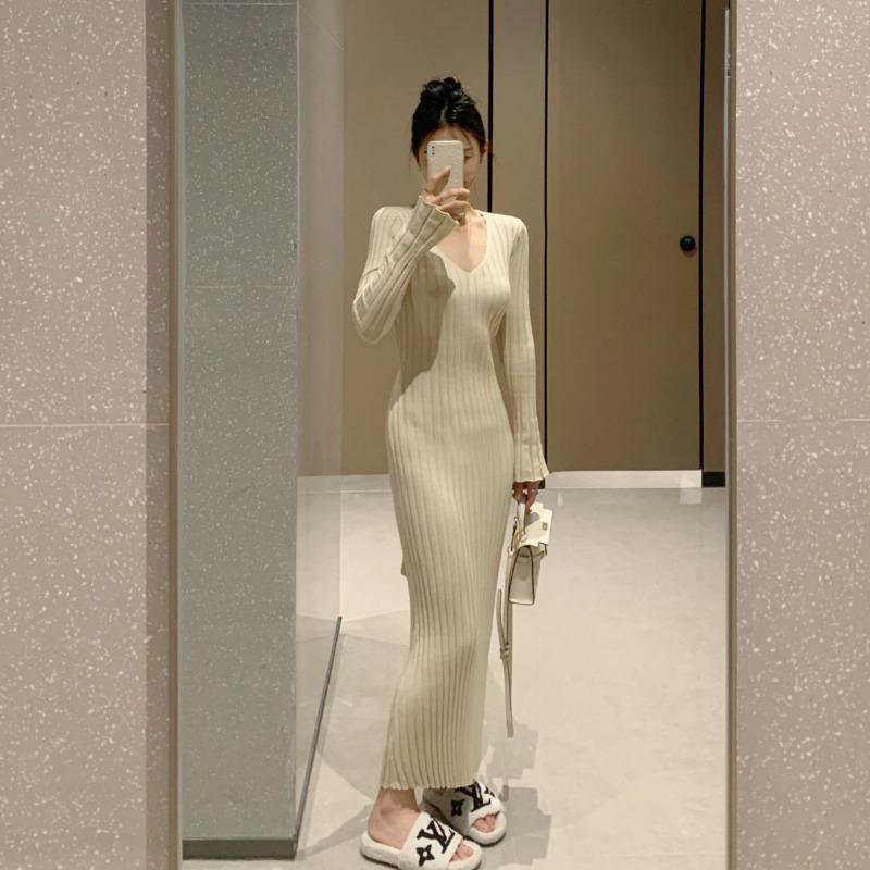 New Base with Knitted Long-sleeved Dress for Women's Autumn and Winter Senior Sense and Thin Temperament Hip-wrapped Long Skirt