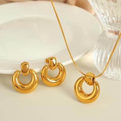 European and American Hot-selling Smooth-faced Fashionable Circle Necklace Set Plated with 18K Gold High-end Personalized Women's Earrings