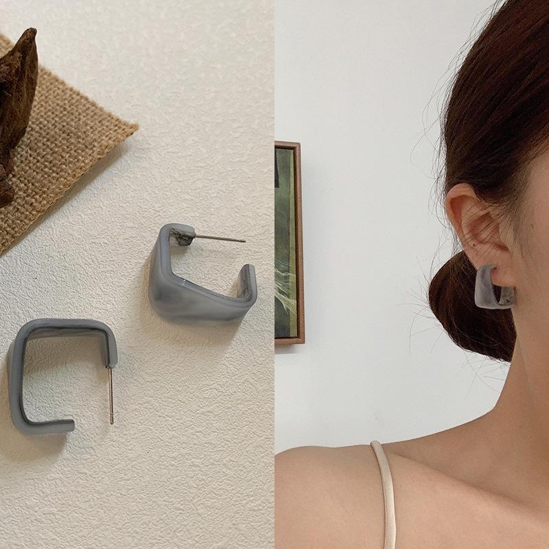 

Акриловые серьги-кольца женские, новинка 2024 года, модные серьги-гвоздики в стиле ретро, ​​трендовые серьги-гвоздики, женские трендовые элегантные серьги-кольца