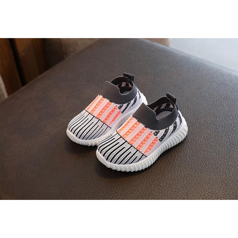 Весенне-осенняя детская обувь контрастных цветов с укороченным кроем — фото 11