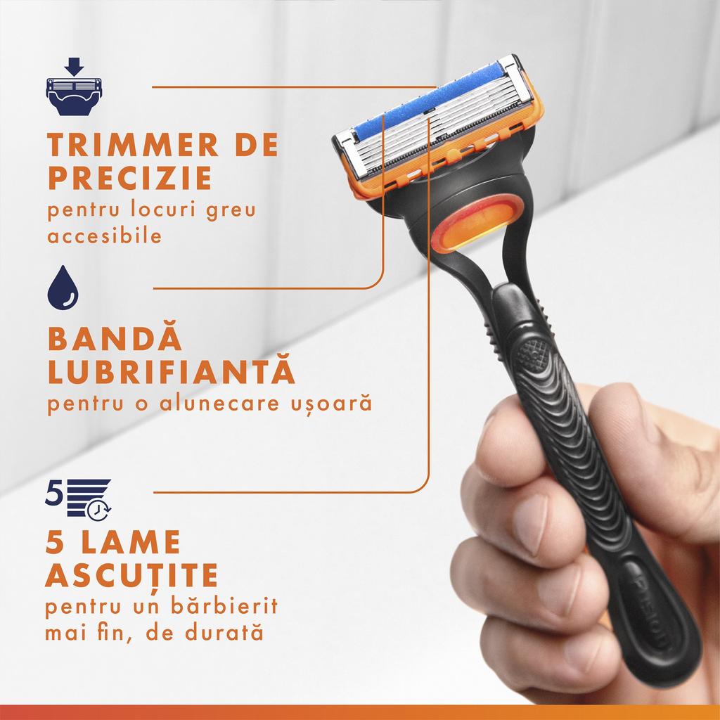 Gillette Fusion5 Men's Razor, 1 Razor Handle with 5-Blade Refills, Precision Trimmer, 5 Blades for a Close and Long-Lasting Shave