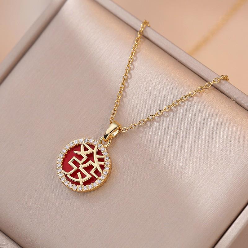 Women's Fashion Heart Pendant Necklace - Elegant, Simple Design, Versatile Clavicle Chain Jewelry
