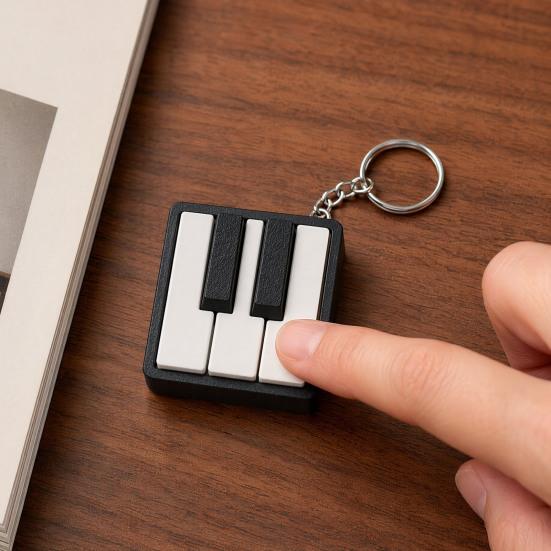 Llavero de Mini Piano, Clicker de Teclas de Piano, Piano Táctil Tocable Juguete para Aliviar el Estrés con Anilla Metálica, Teclas Clásicas Blanco y Negro para Amantes de la Música Y