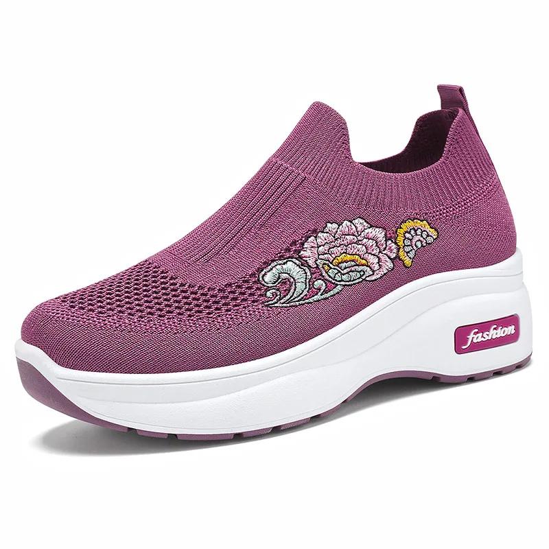 Spring New Lightweight Sponge Sole Casual Shoes Embroidered Peony Women's Height Increasing Shoes Breathable Socks Women's Shoes