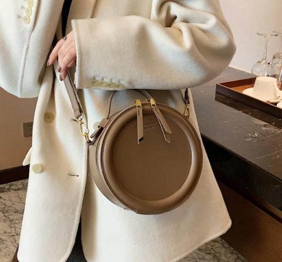 

Premium bag, foreign style women s bag 2020 new trendy Korean version, foreign style messenger bag, retro Hong Kong style fashion handbag