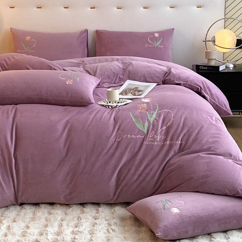 Plush Coral Fleece Winter Bedding Set: Thickened Velvet Duvet Cover, Flannel Bed Sheet, and Pillowcases