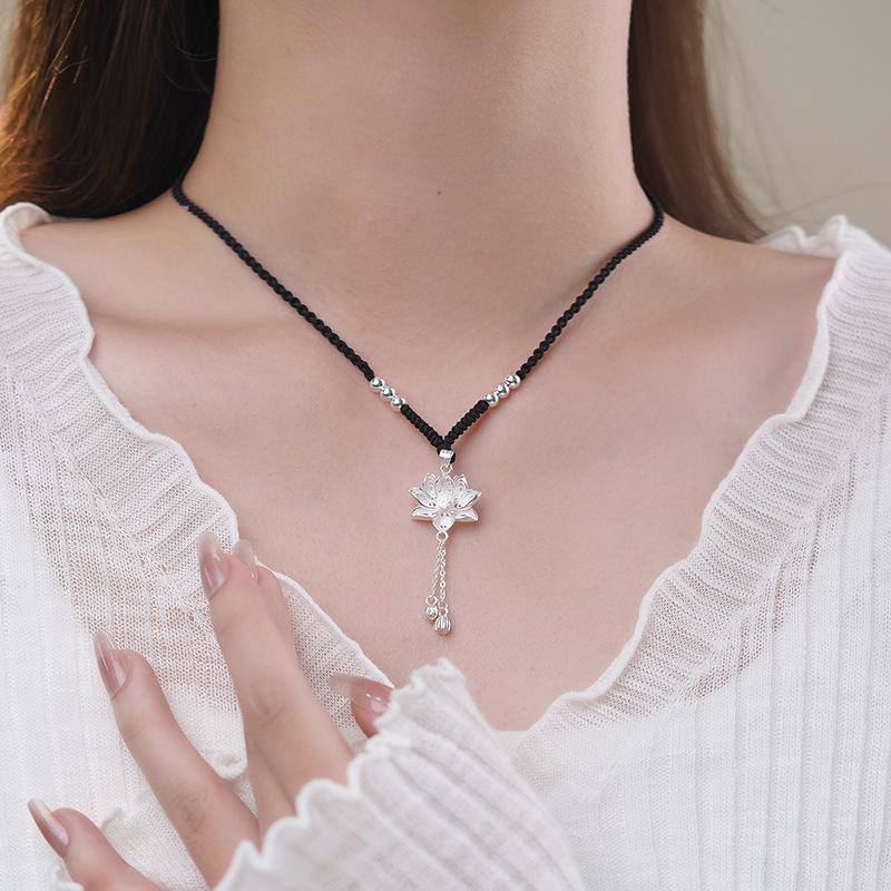 Colier rafinat cu frânghie neagră de lotus pentru femei, superb și avansat, lanț de claviculă în stil chinezesc nou