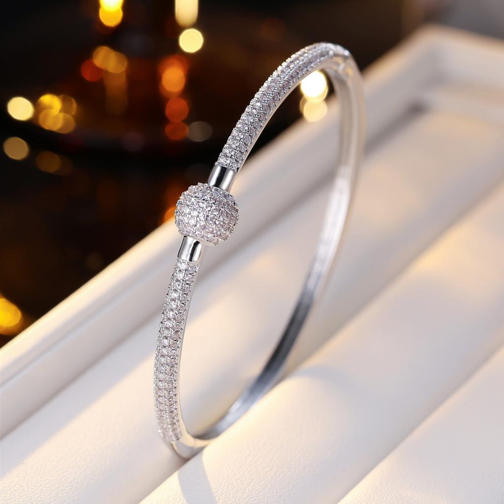 Fashionable, Luxurious, Versatile, High-end, Fully Set Zircon Planet Ladies' Annual Meeting Bracelet