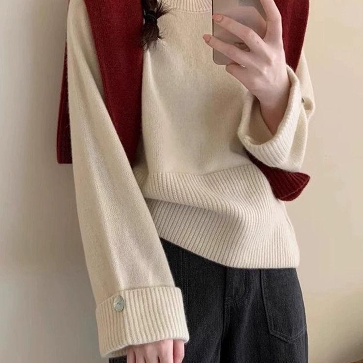New Round-neck Pullover Thickened Sweater for Women's Autumn and Winter, A Niche Design Sense Button Knitted Sweater Top