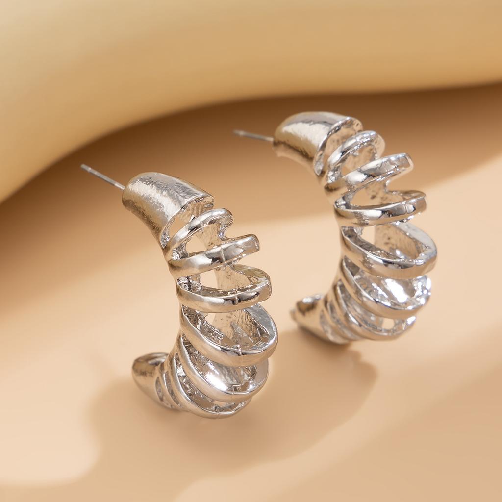 Design earrings croissant hollow simple stud earrings, niche geometric versatile ears