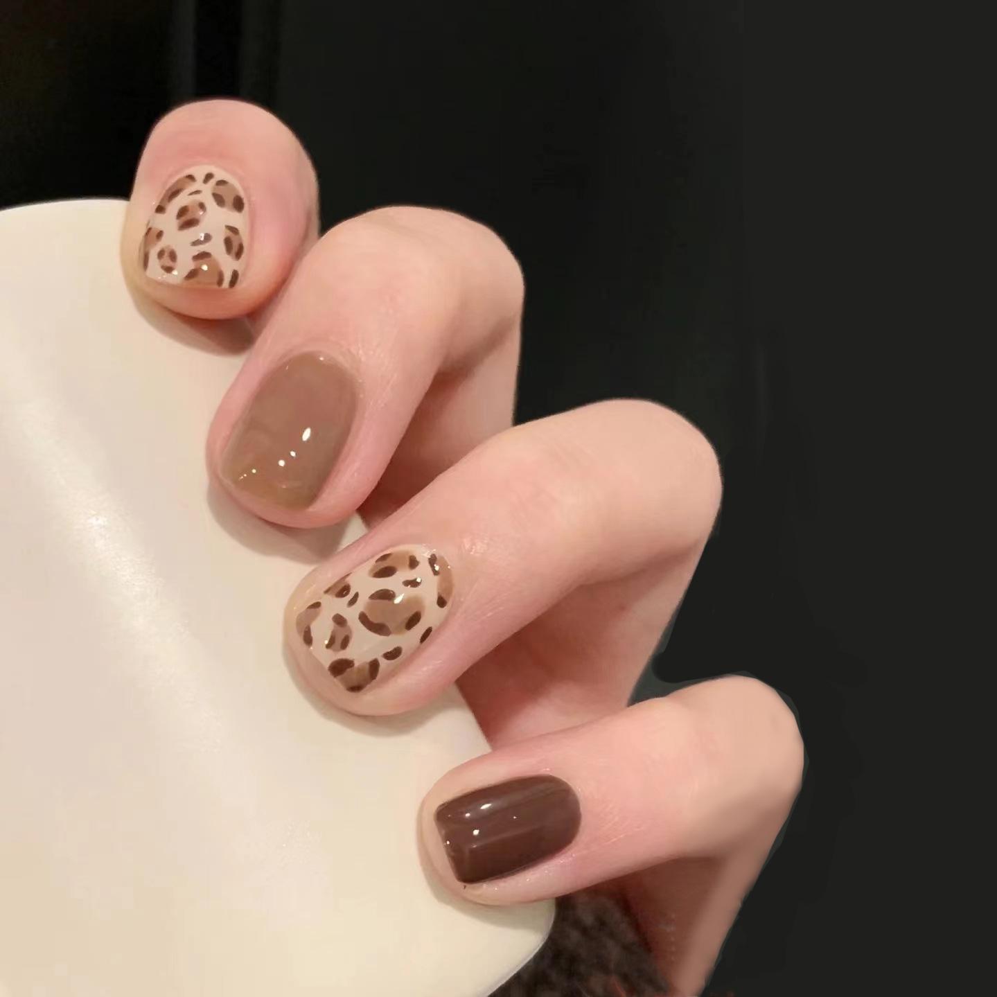 

C416 Leopard Print Press-On Nails: Removable Brown Autumn/Winter Manicure Patches