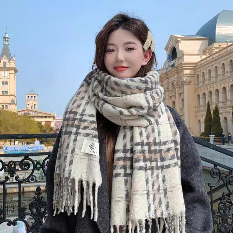 New Korean Version of Classic Plaid Scarf Women's Autumn and Winter Fashion Cloth Label Plaid Versatile Warm Student Scarf