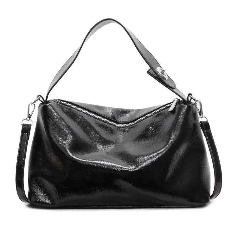 Casual Largecapacity Bag Women's New Trendy Summer Shoulder Armpit Bag Highend Fashion Commuter Tote Bag