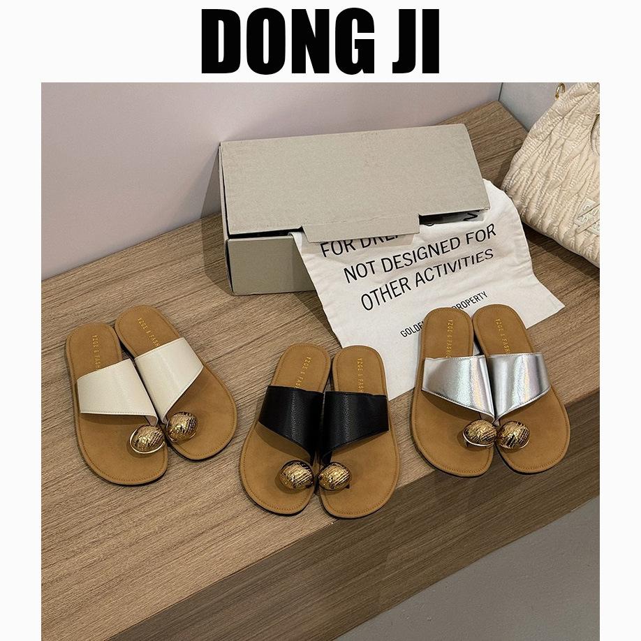 

Flat-bottomed set of small-toed cool slippers and outer women s shoes in summer 2025, new soft-soled comfortable beach black sandals 35 серебряный