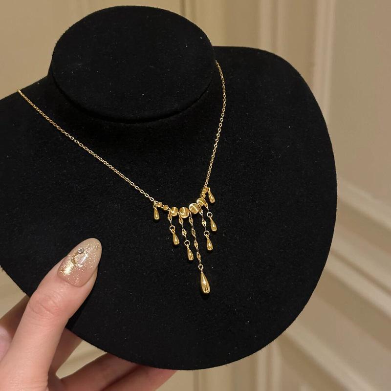 Gold water drop fringed necklace women's round beads exquisite retro court style neck chain light luxury high-end collarbone chain