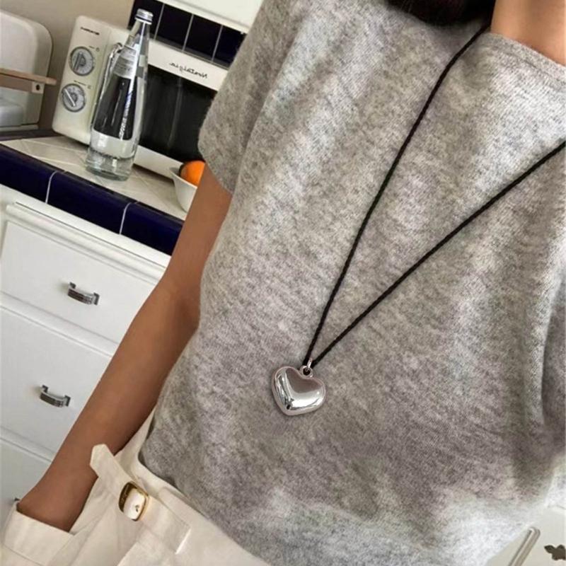 Herzanhänger Halsketten Y2K Stil Herz Halsketten Liebesanhänger Choker Liebeshalsketten Partyschmuck Geschenk für Frauen Mädchen