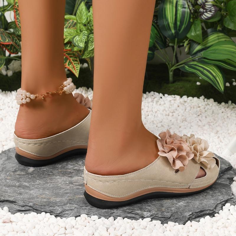 Fashion Ladies Shoes 2025 Brand Closed Toe Women's Slippers Fashion Floral Outdoor Casual Summer Plus Size Comfortable Wedge Slippers