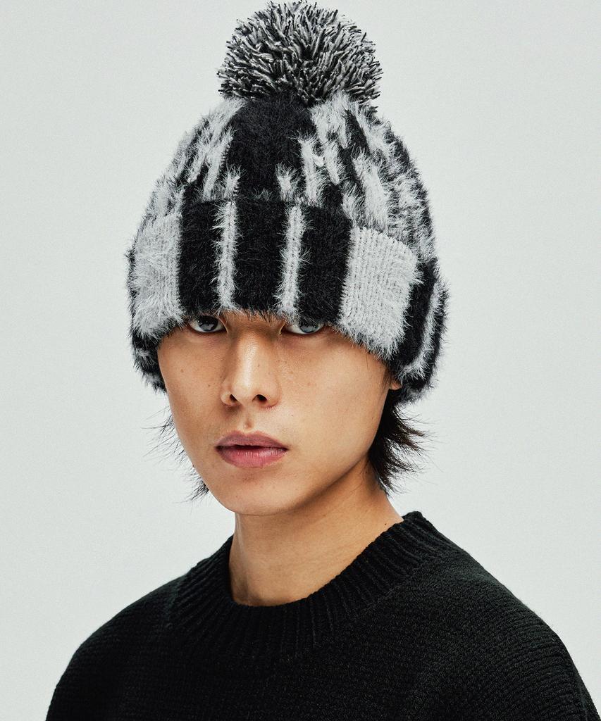 KND Navajo Pattern Beanie Hairy Black