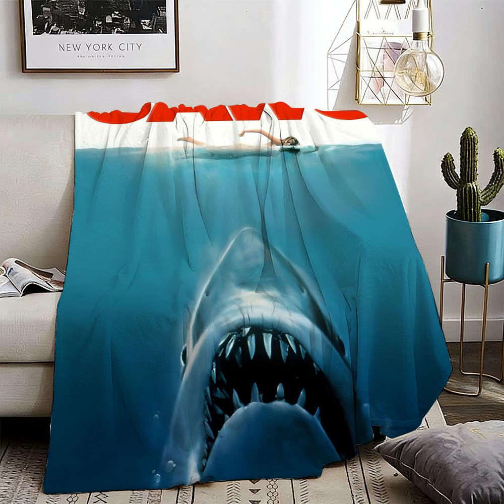Jaws Throw Lightweight 240g Flannel Blanket Soft Skin-friendly for Summer Cooling 75X95CM