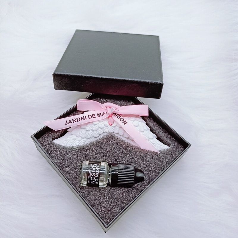 

Car Perfume Accessories, Aromatherapy Pendants, Angel Wings Pendants, Water Chime Bells, Flower Shop Aroma Diffuser Stones, Souvenirs Ribbon Without Bells Wings Set