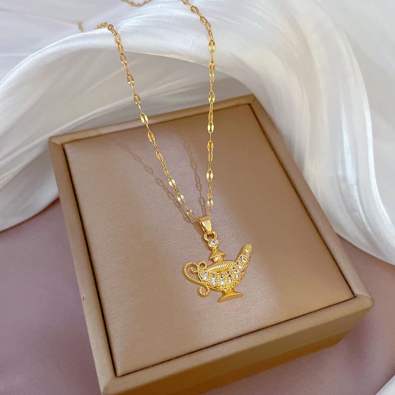 Titanium Steel Luxury Zirconia Necklace with Electroplated Gold Pendant in Fresh INS Style.