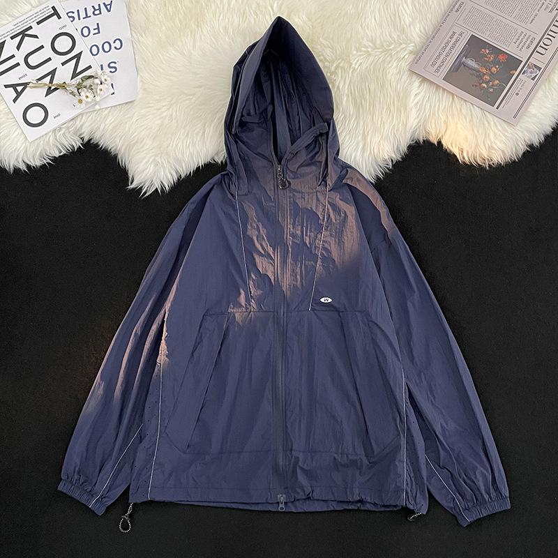 

Летний уличный легкий и тонкий плащ-тренч из ледяного шелка с капюшоном, солнцезащитный, мужской и женский, модный дизайн, повседневная куртка с капюшоном 2XL темно-синий