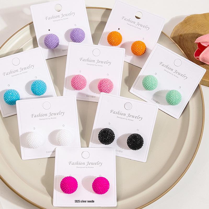 

Silver Heart Stud Earrings: Fresh, Simple Geometric Design with Convex Surface and Cute Dangle Style