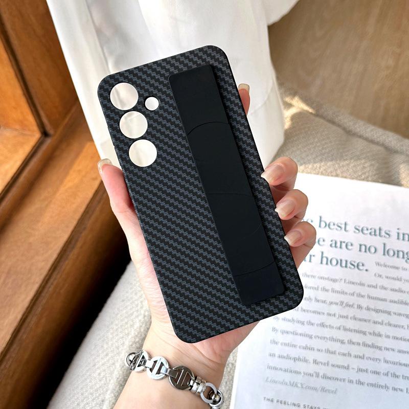 Suitable for Samsung S24ultra Elastic Wristband Mobile Phone Case S24 Carbon Fiber S25ultra Anti Fall S23 Protective Case