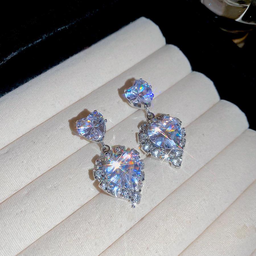 

Elegant Korean Silver Zircon Heart Stud Earrings - Light Luxury, High-End Fashion Accessories for Women