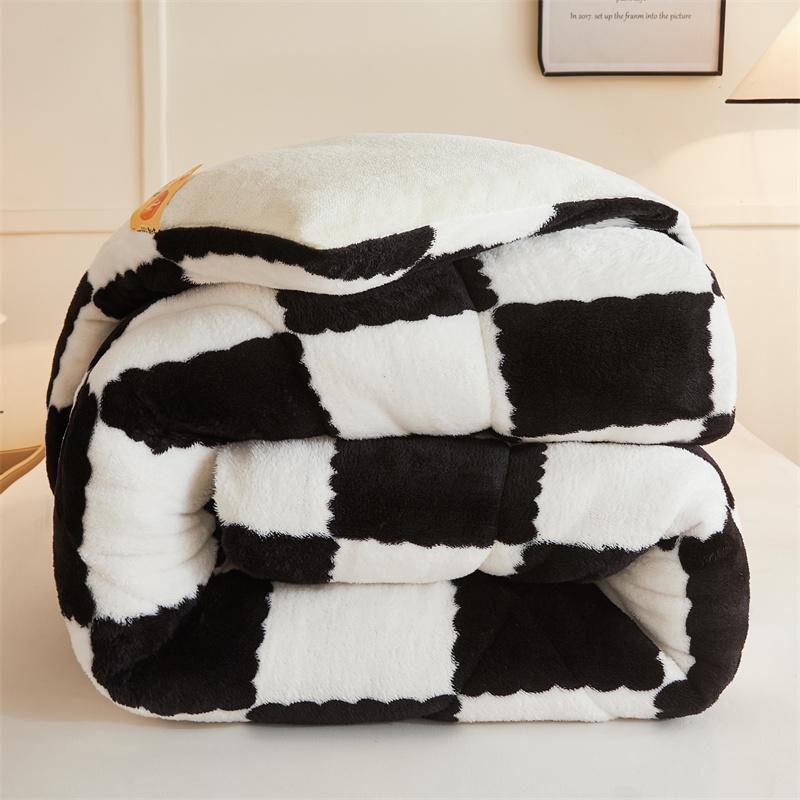 Checkerboard Thickened Coral Fleece Winter Blanket Double Sided Plush Warm Quilts for Bed Super Soft Queen Size Winter Comforter
