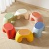 Nordischer Regenbogenhocker für Kinder: Verdickter Kunststoff-Fußhocker für Wohnzimmer oder zum Schuwechseln.