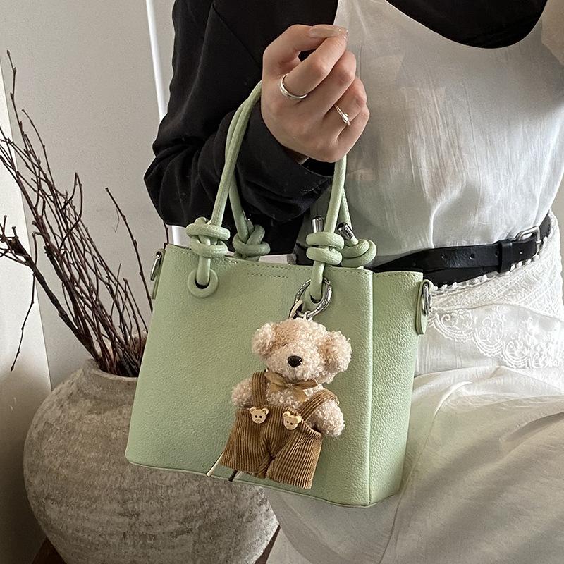 2025 New Simple Solid Color High-end Portable Bucket Bag Spring and Summer New Versatile Casual Commuter Messenger Bag