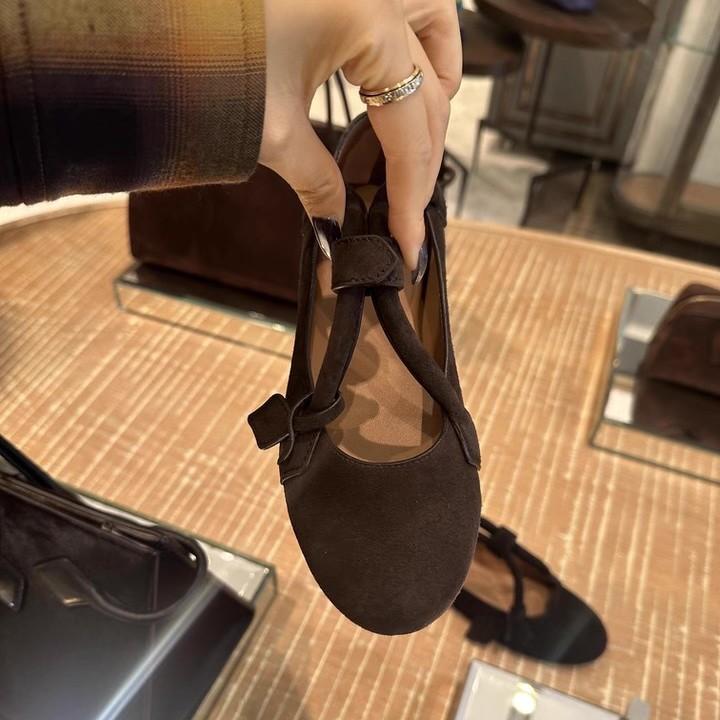 Wczesnojesienne nowe okrągłe główki niszowy design torebka z klamrą jednowersową pojedyncze buty damskie skórzane małe skórzane buty