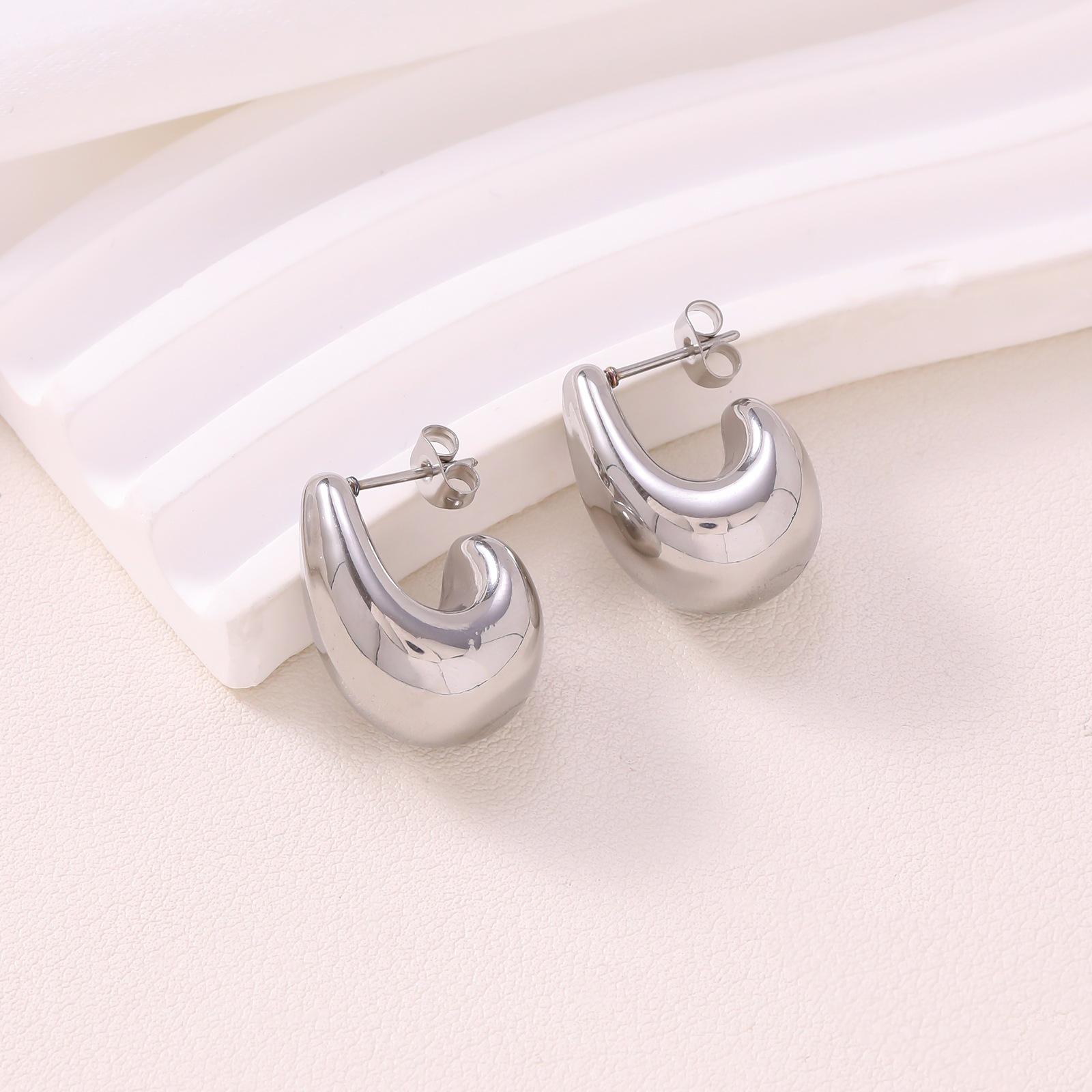 

European and American Ins Cold Wind Earrings Fashion Trend Versatile Earrings Premium Temperament Niche Earrings